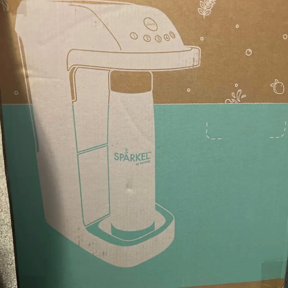 Brand new sparkling water maker